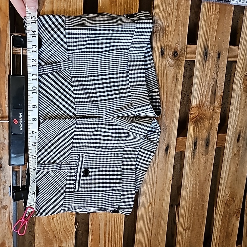 Black and White Charlotte Russe Shorts - Picture 5 of 7